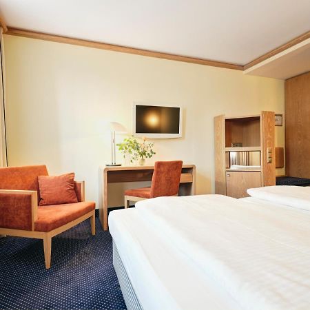 Hotel Zur Post Ашхайм Экстерьер фото